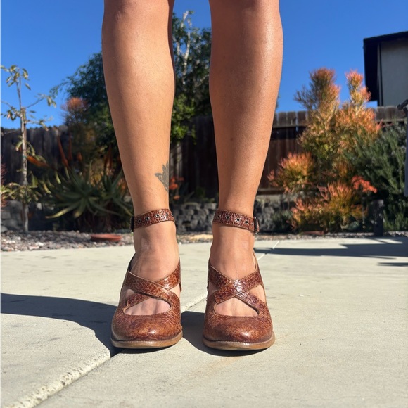 Heels - Picture 5 of 11